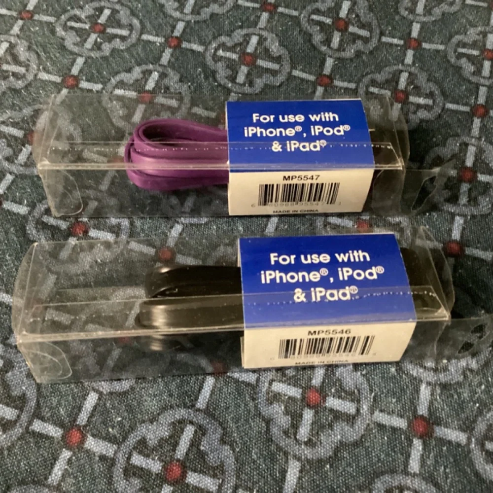 Wireless Gear USB Sync & Charge Cable Bundle New Colors purple and black